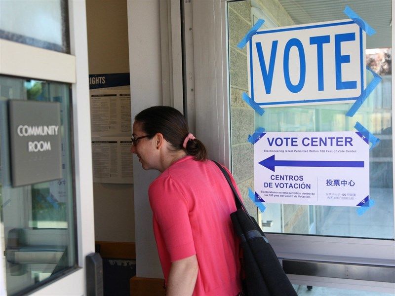 060518NatomasVoting2 p 800x600