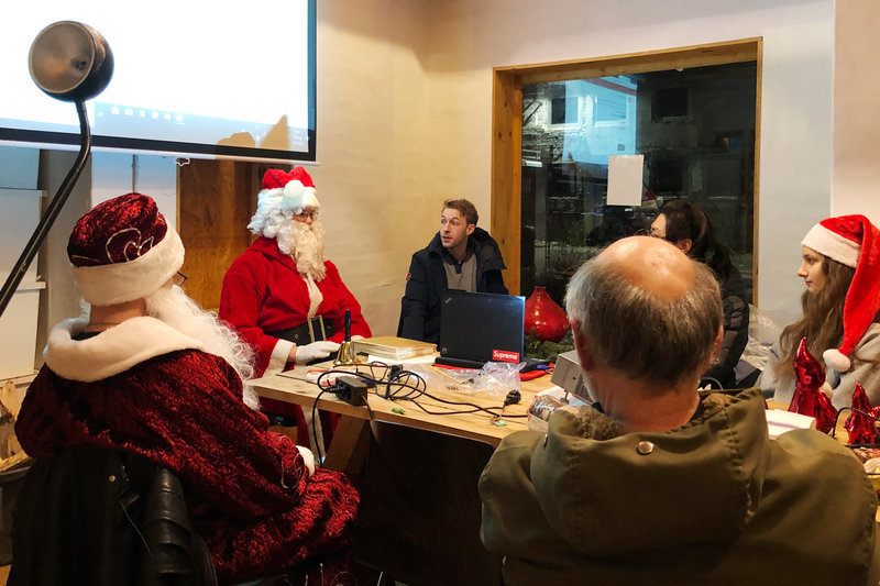 santaschool1 slide fb83017698a64070703841f3d1c59f2bb9227bb0 s800 c85