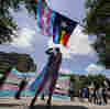 Texas Supreme Court OKs state child abuse inquiries into the families of trans kids